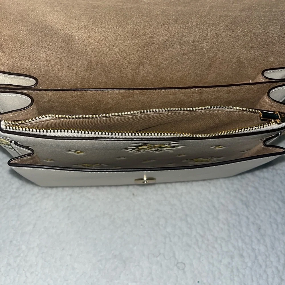 Authentic Coach Cream Floral Crossbody Bag with Gold Chain - Picture 8 of 12
